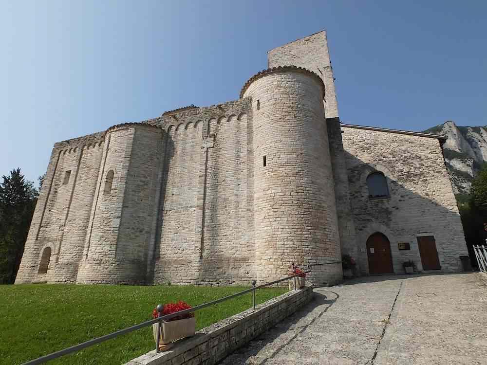 Abbazia di San Vittore alle Chiuse